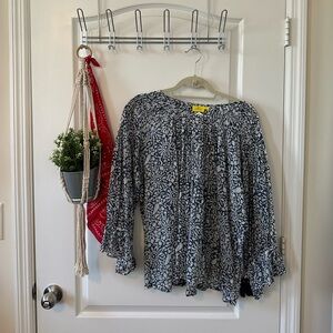 Roller Rabbit Navy and White Patterned Top